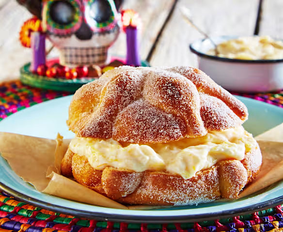 Pan de Muerto Relleno